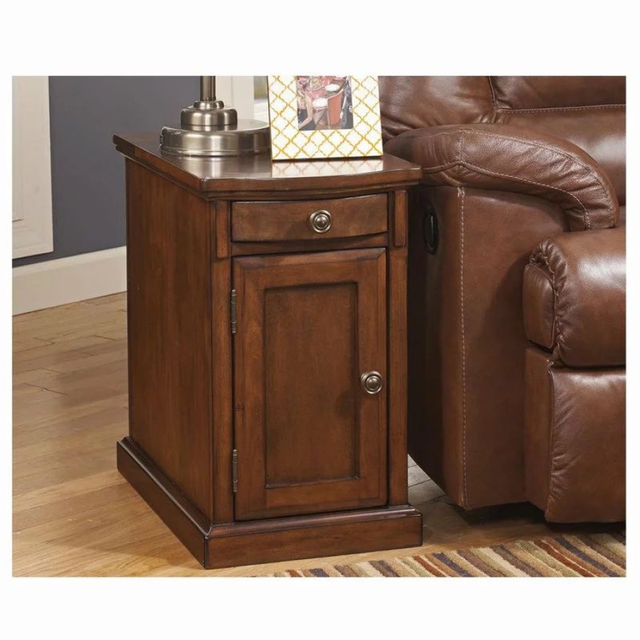 Coffee & Accent Tables * | Ashley Furniture Industries Ashley Laflorn Medium Brown Chair Side End Table